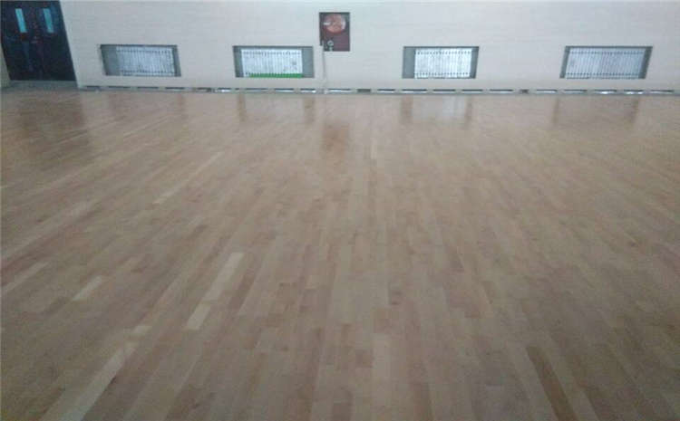 貴州硬木企口實(shí)木運(yùn)動地板廠家報價