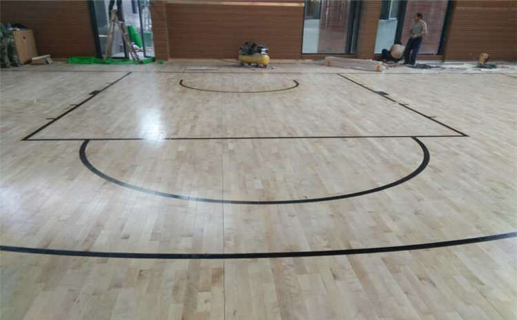 22厚籃球場木地板造價是的多少?