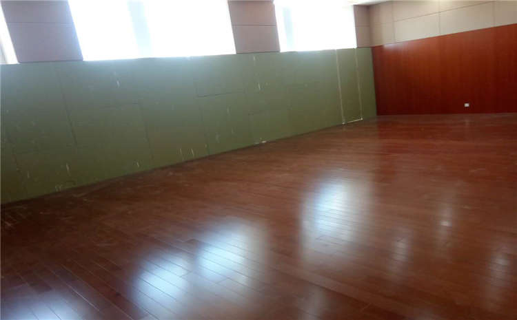 橡膠木木地板籃球館怎么維修?