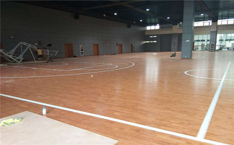 24厚體育木地板怎么翻新?