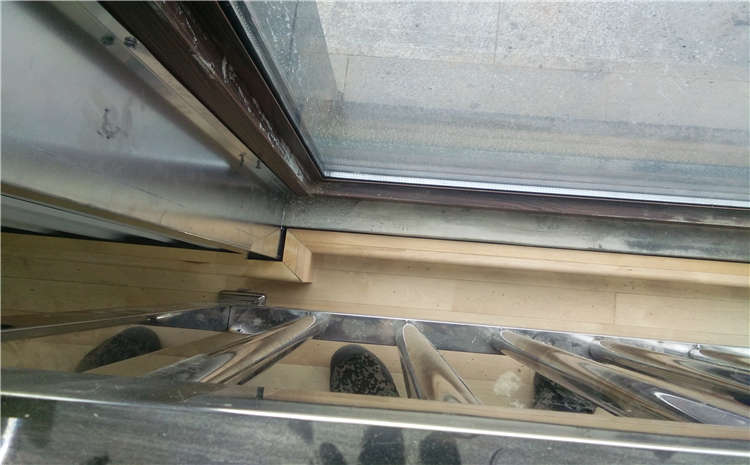 **的體育運動地板怎么維修?