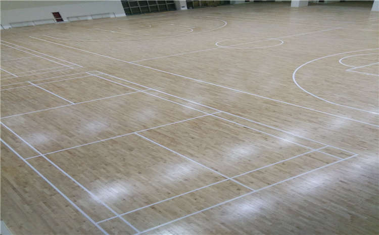 20厚風雨操場地板價格是多少錢？