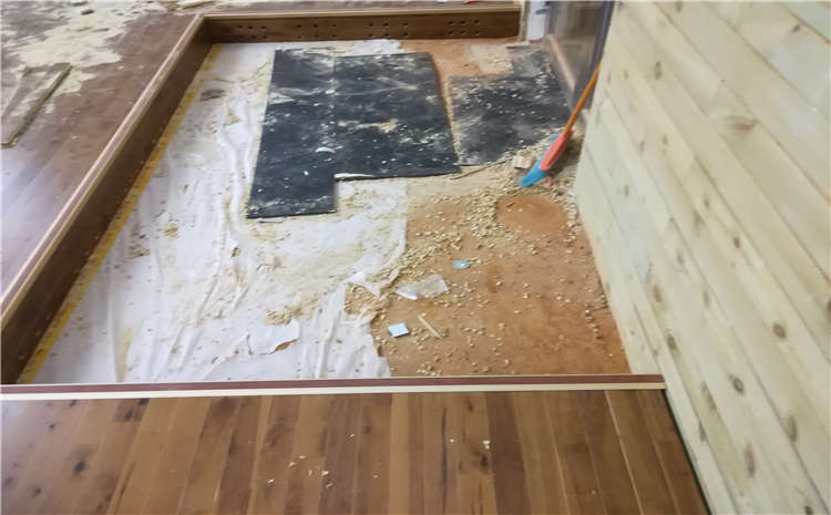 專業(yè)的舞臺木地板多少錢一平米?