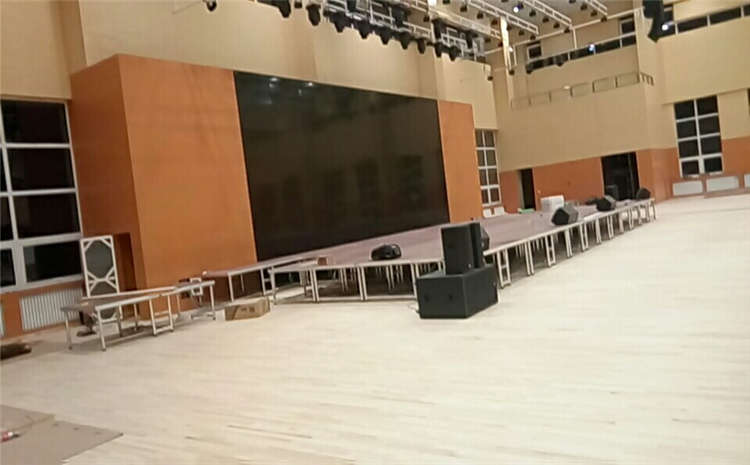 怎么翻新?籃球運動木地板賽事