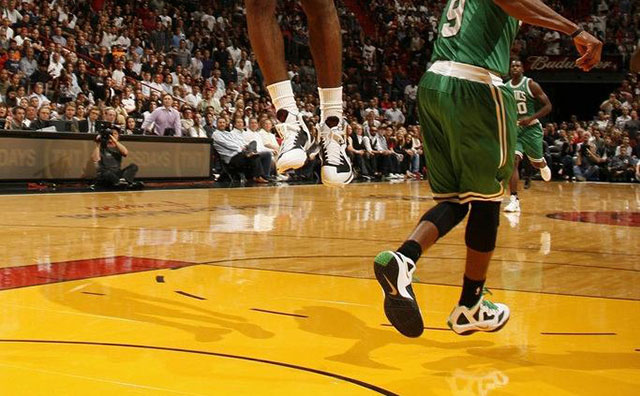 學(xué)校籃球場(chǎng)木地板批發(fā)價(jià)格